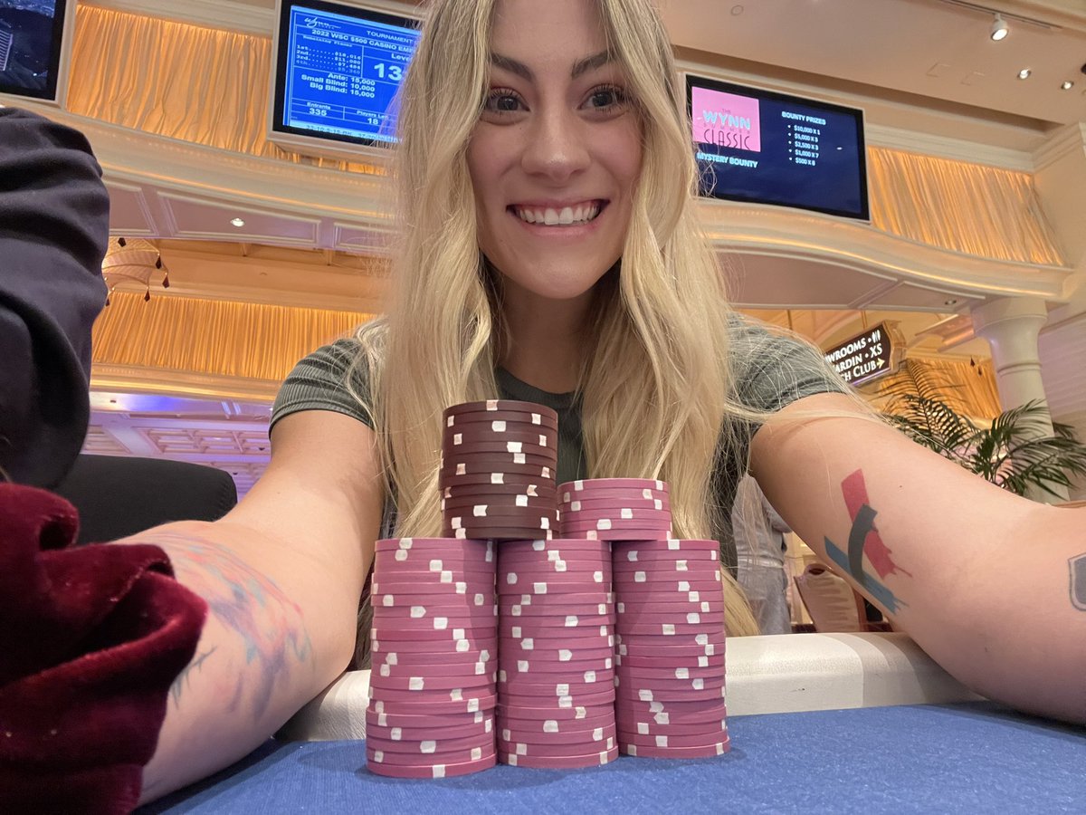 Final 2 tables of <a href="/WynnPoker/">Wynn Poker Room</a> $500 Mystery Bounty sitting on 650k. 18k up top, one 10k bounty left and I’ve pulled two bounties so far 😄