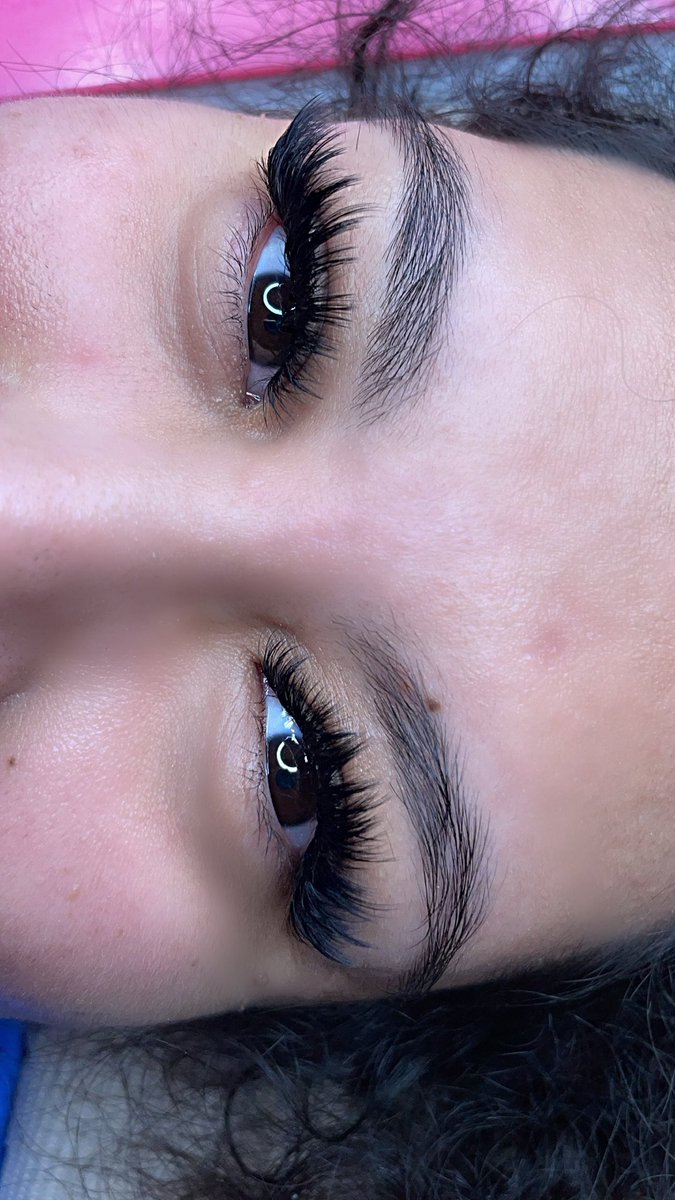 97lashesbysid's tweet photo. Love the striplash look https://t.co/KDpniqci60