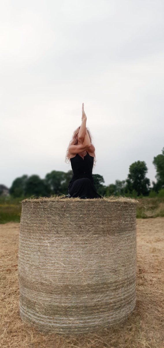 #insta #instagood #gomukhasana #iyengar #yoga #ireland @discoverloughderg @portumnacastle @visiteastclare @visitportumna @visittipperary #yogi #namaste #hay #bale #farming #farm #clare #tipperary #galway #class #yogaclasses #yogaworkshops