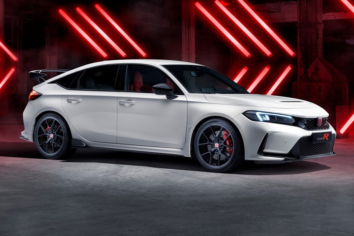 autocar's tweet photo. and here it is! The new Honda Civic Type R enters its sixth generation. What do you think of the new design? #Honda #CivicTypeR https://t.co/AjrEQ7cyem