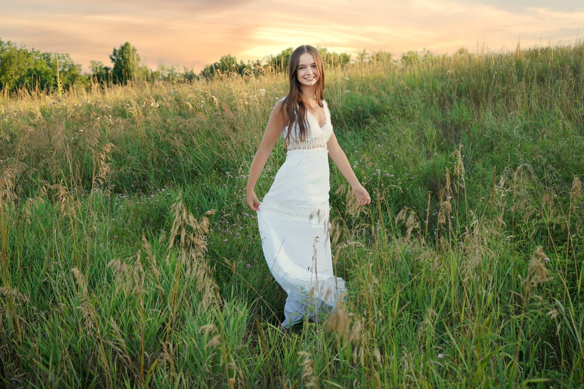 srpworldhdq's tweet photo. Ummmβ¦ we are in LOVE with this picture!! A perfect night giving the perfect backdrop. π₯°
330.795.0334
#ClassOf2023
#Seniors
#SRPseniors
#SRPseniorRep
#SeniorModelRep
#SolidRockPhotos
#SRPRockstarReps
#YouWereBornToStandOut https://t.co/ApIogl8gnO