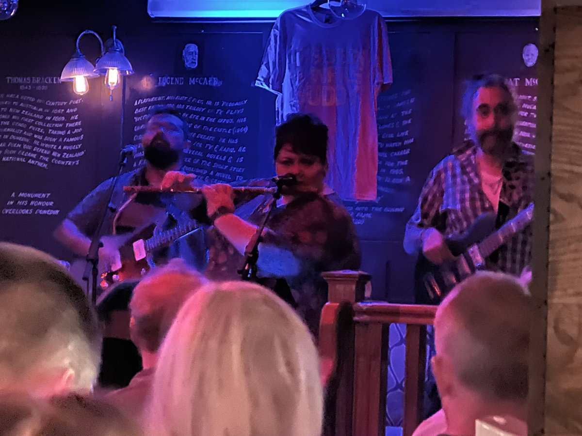 EoinKelly_13's tweet photo. @honeyfeetmusic featuring @RioghnachSings gave Adamsons Bar, Clones a mighty gig last night - Adamsons Bar gave Rioghnach & the boys a lovely warm Clones welcome #Honeyfeet #Ireland22 #LiveMusic #Armagh #ArdMhachaAbu #Clones #Muineachan #Buddy22 #ItsBeenALongWhileBuddy https://t.co/jIHHH5POix
