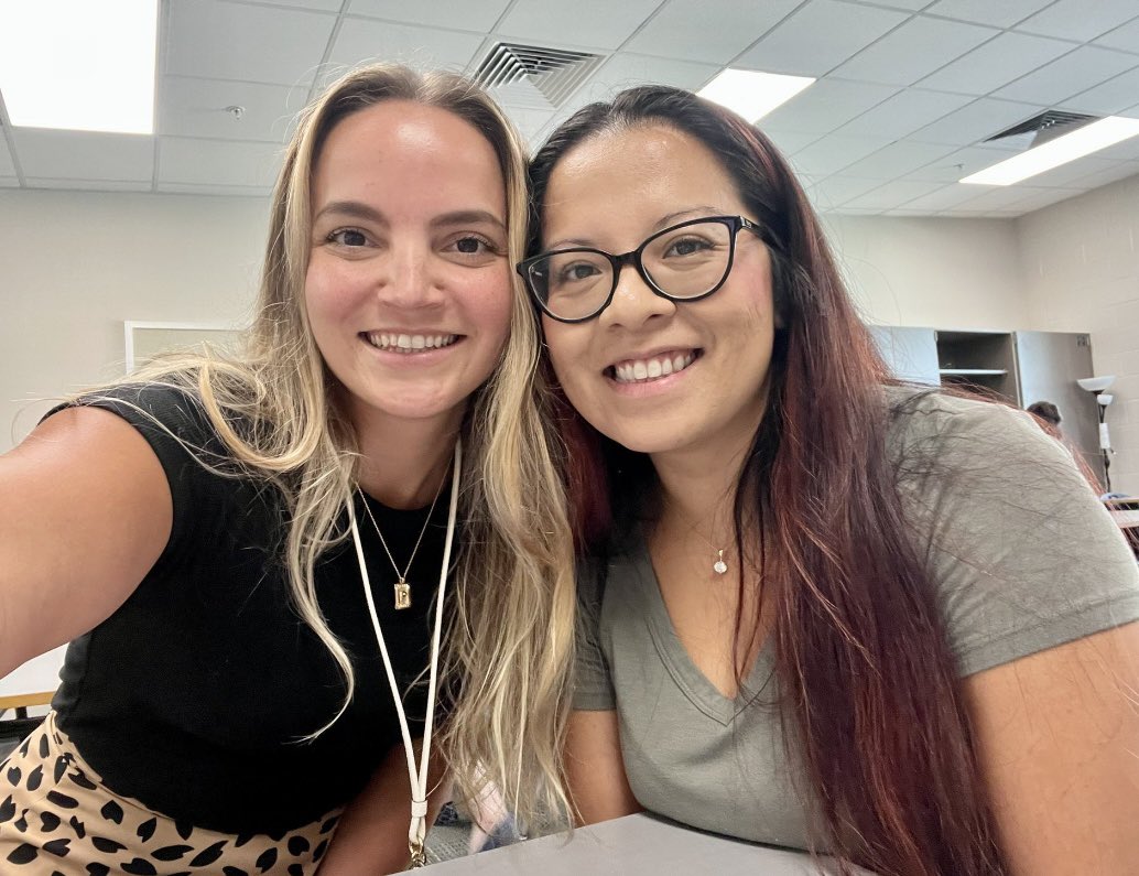 KarenMuller21's tweet photo. I can’t even believe how amazing Summer PD in Katy ISD is this week!!!! Non-stop high quality learning!!!  Teachers- thank you for spending some of your summer days with Elem C and I!!!!!! #katyisd #elemcandi @MathCoachLuster @NancyEBradley https://t.co/TLnix3isxD