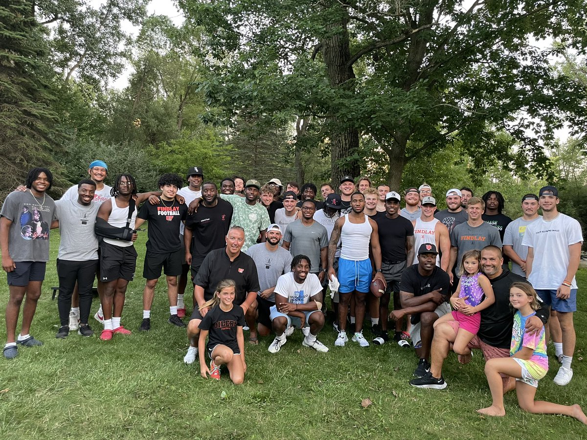 It’s been a great summer in #OilerNation! It’s obvious that <a href="/CoachWags13/">Chad Wagner</a> &amp; <a href="/OilerStrength/">UF Oiler Strength</a> has the guys ready to go! 

Special shout out to <a href="/coachrebholz/">Thomas Rebholz</a> for the amazing pulled pork!! 

#1Team