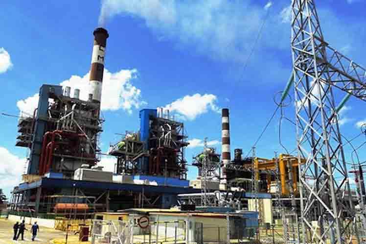 Trabajando duro por la recuperación energetica.
#CubaPorLaPaz 
#CubaPorLaVida 
#PorCubaTodo