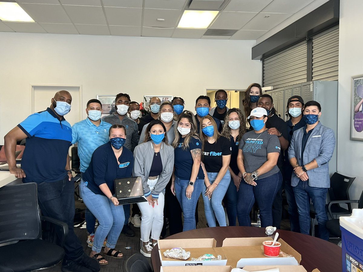 Angela Cañas tweet media