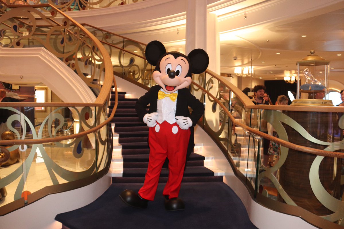 A few highlights from the maiden voyage of the Disney Wish! #MinnieMouse #MickeyMouse #Goofy #DisneyWish #DisneyWishMaidenVoyage #DisneyWishInaugural #DCL #DisneyCruiseLine #DisneyCruise #DisneyWishInauguralSailings #ミッキーマウス #ミニーマウス #グーフィー #PirateNight