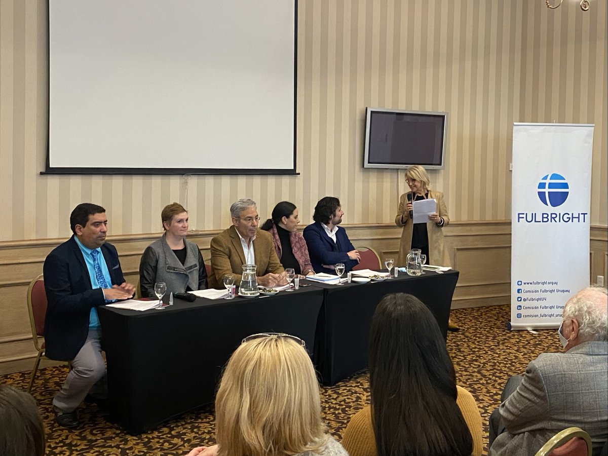 FulbrightUY's tweet photo. Hoy nos acompañaron autoridades de la educación en un encuentro de los becarios de 🇺🇸 y sus mentores. Ha sido un placer recibirlos!
Aldo Rodriguez ANEP @whoanseeto
Kerry Spindler-Rantak @usembassyMVD
@RobertSilva1971 CODICEN
Elianne Elbaum @UtecGlobal
@BaroniGonzalo @mec_uruguay https://t.co/aiwy7Ukyve