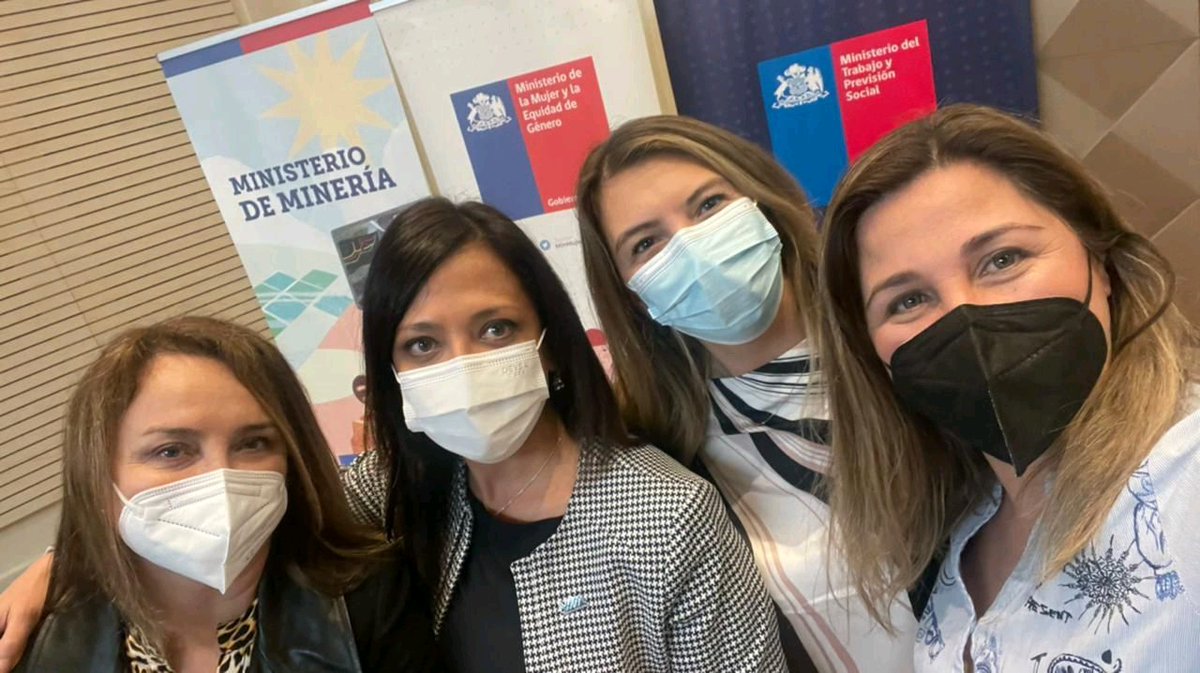 CCMineras's tweet photo. Fuimos parte de la reactivación de la #MesaMujeryMinería, liderada por @MinMujeryEG @MinMineria_cl y @MintrabChile. Agradecemos la invitación y el uso que realizan de los datos generados por nuestra alianza #CCMEleva.
Atent@s porque este 10 agos presentaremos nuevos indicadores! https://t.co/GwLBTOx9z3