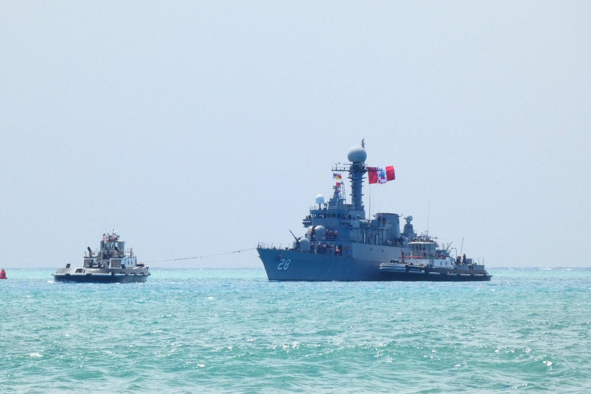 WarshipCam's tweet photo. BREAKING: Peruvian Navy Pohang-class corvette BAP Guise (CM-28) (former ROKS Suncheon (PCC-767)) coming into Pearl Harbor under tow after engine fire - July 20, 2022 #bapguise #cm28
* photo courtesy of @ES12071207 https://t.co/pWSG3gQNvh