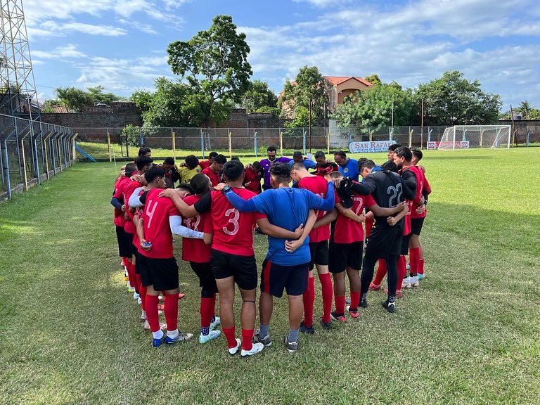 Que todo vuelva a la normalidad pronto. 🙏🏻🔵🟡 El #OrgulloDeSantaRosa quiere volver a jugar. ☹️🙏🏻