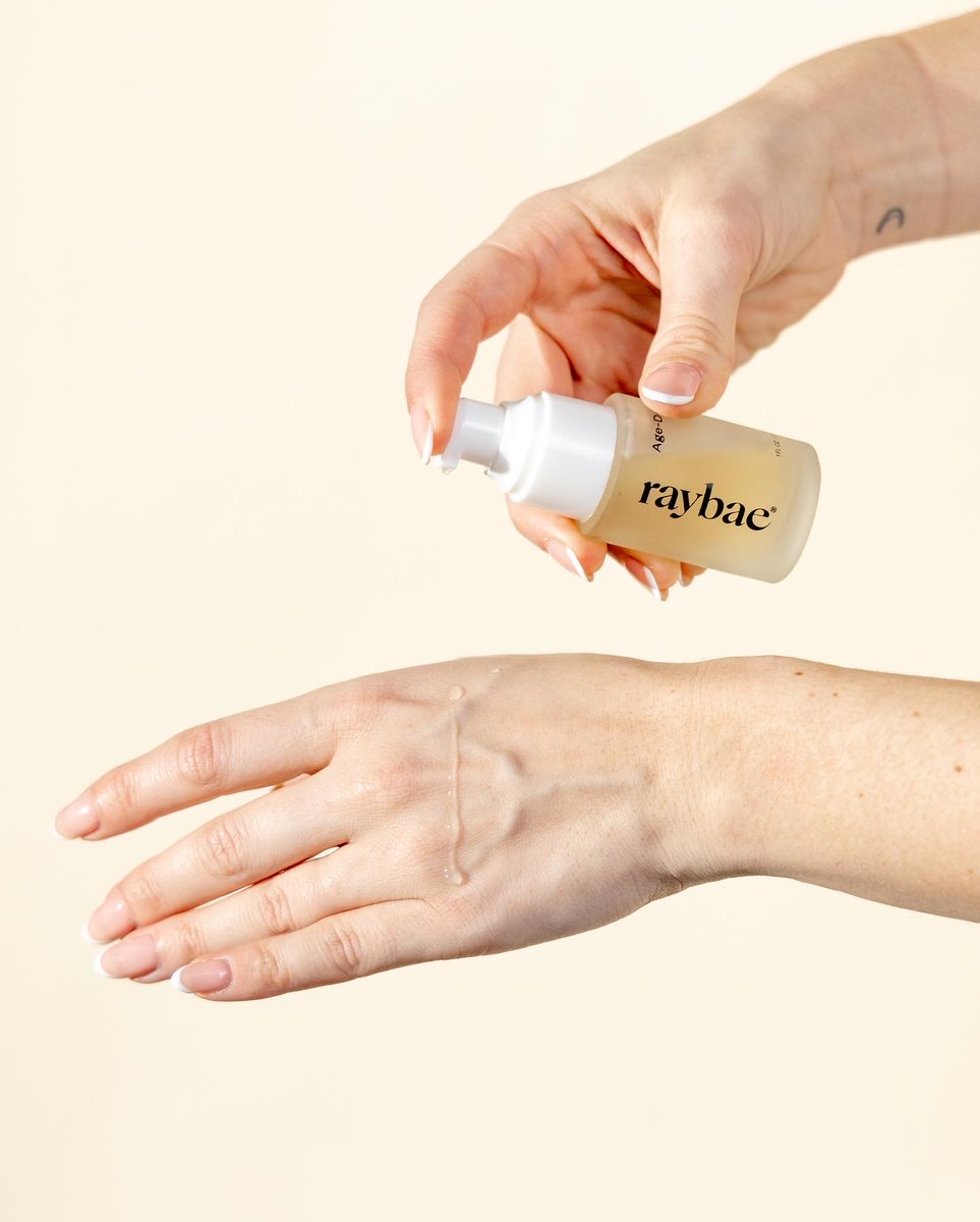 RayBaeBeauty's tweet photo. Our Miracle Serum provides a 360 approach to help you reach all of your skin concerns in one simple, sophisticated and effective natural product! 

LINK TO SHOP➡️https://t.co/XZq6YGWZP4

#skincare #NaturalSkincare #beauty #skincaretips #CrueltyFree #vegan #skin https://t.co/fMvVBfkB4z