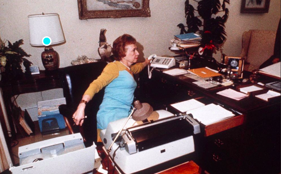 writebrainedny's tweet image. #BREAKING: The #SecretService has done an internal investigation and is now blaming this woman for their missing texts from Jan 6, 2021.
#SecretServiceCoverup