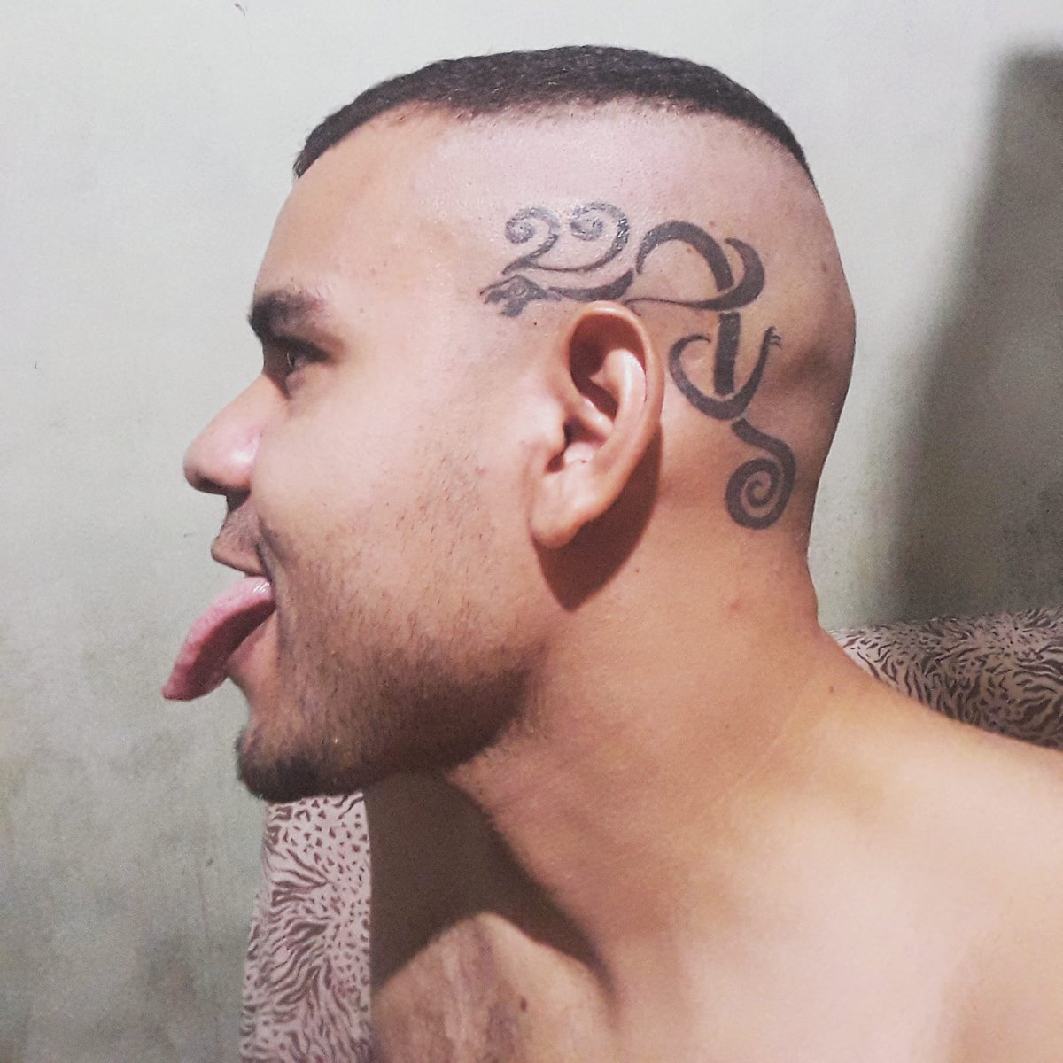 senadorsarges's tweet photo. #NewProfilePic #tokyorevengers
#draken
#tokyo
#animetattos https://t.co/GJB5xRhopU