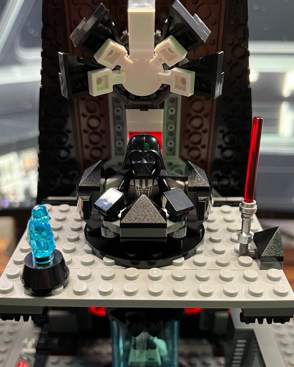 Amish_Ace's tweet photo. 2 bags left on #DarthVader’s Castle then we start the #lightkit! $200 in #giftcards is up for grabs in current running #giveaway which ends Aug 3rd! You get tickets to enter just for being in chat!

https://t.co/jINUL5Kq32

#lego #LegoStarWars #twitch #Kenobi #Anakin https://t.co/cWD0Zb1hRr