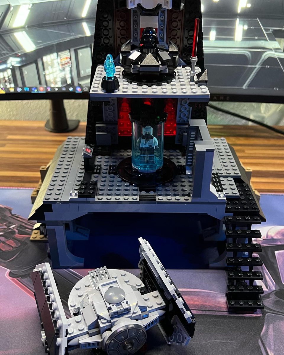 Amish_Ace's tweet photo. 2 bags left on #DarthVader’s Castle then we start the #lightkit! $200 in #giftcards is up for grabs in current running #giveaway which ends Aug 3rd! You get tickets to enter just for being in chat!

https://t.co/jINUL5Kq32

#lego #LegoStarWars #twitch #Kenobi #Anakin https://t.co/cWD0Zb1hRr