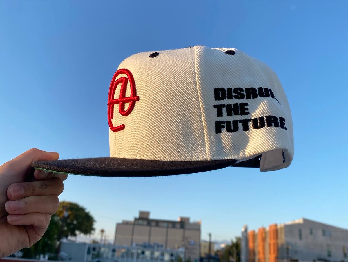 BlockheadBuddyP's tweet photo. Auth0rzd two-toned Snapback🙌 Shop link in bio!
#streetwear #nft #artist https://t.co/ElMnJB2AvZ