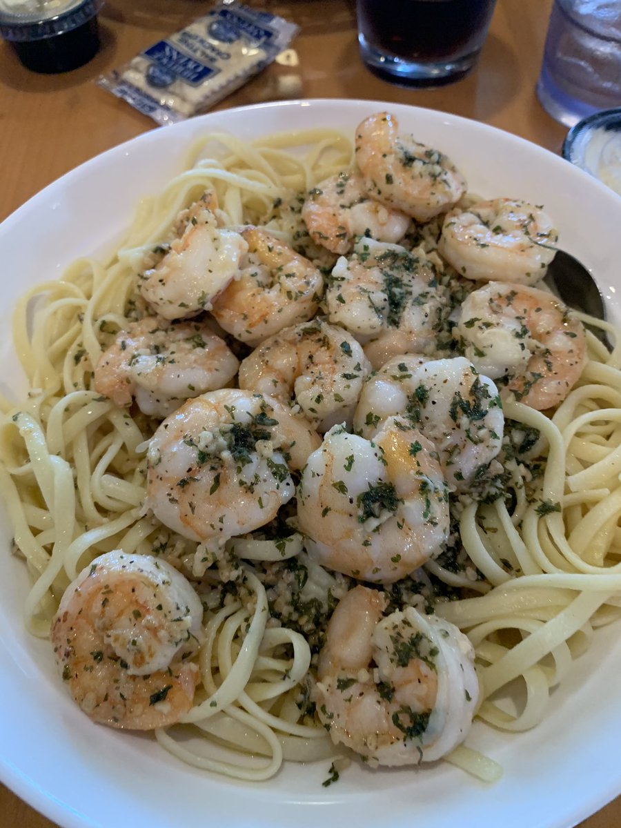 Looks like I’m carb loading for tomorrows bike ride. I don’t normally order Shrimp Scampi but this was very good and 15 Shrimp!! Mmm 😋
