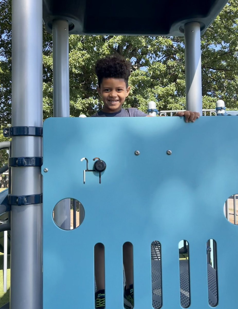 We played on the new <a href="/RStar512/">Rising Star Elementary ⭐️</a> playground for the first time today and had so much fun!! ☀️ #SMSDJumpStart2022