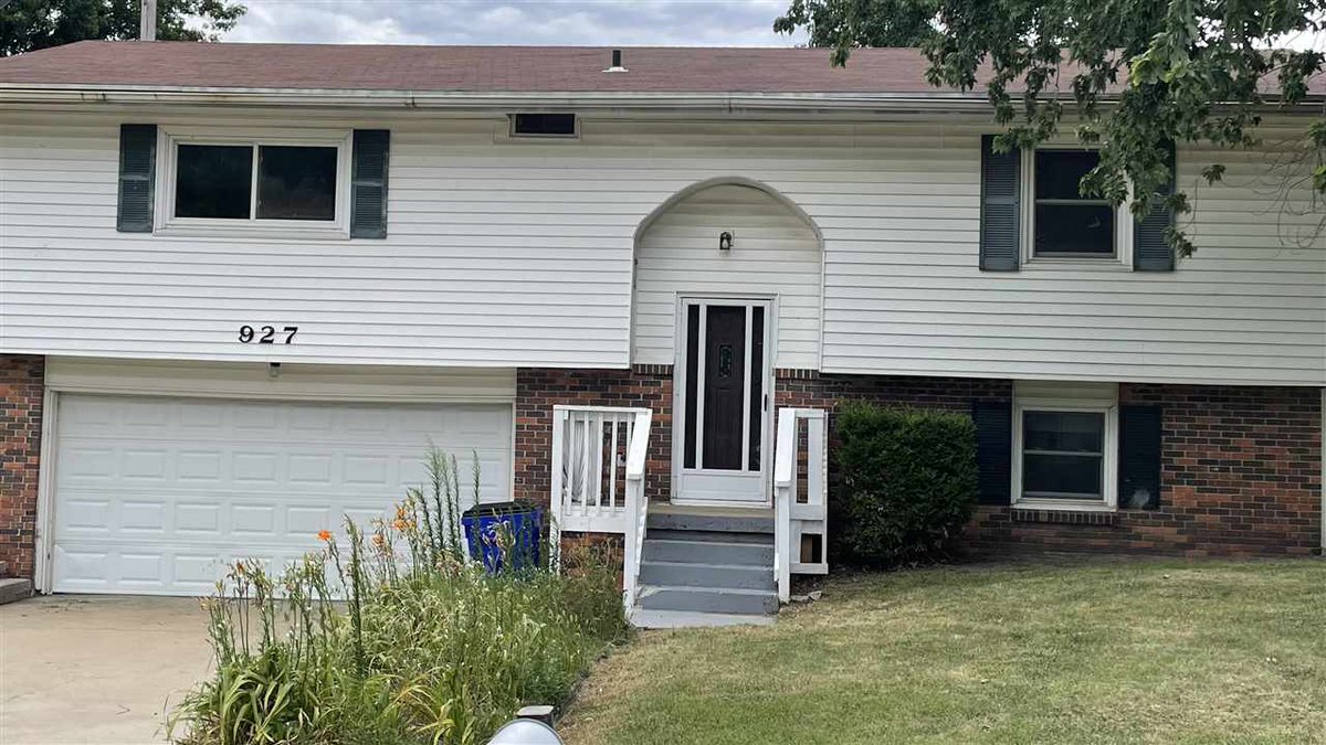 ButlerNate's tweet image. Check out my newest listing in #JunctionCity! Tell me what you think!  #realestate tour.corelistingmachine.com/home/LNM96S