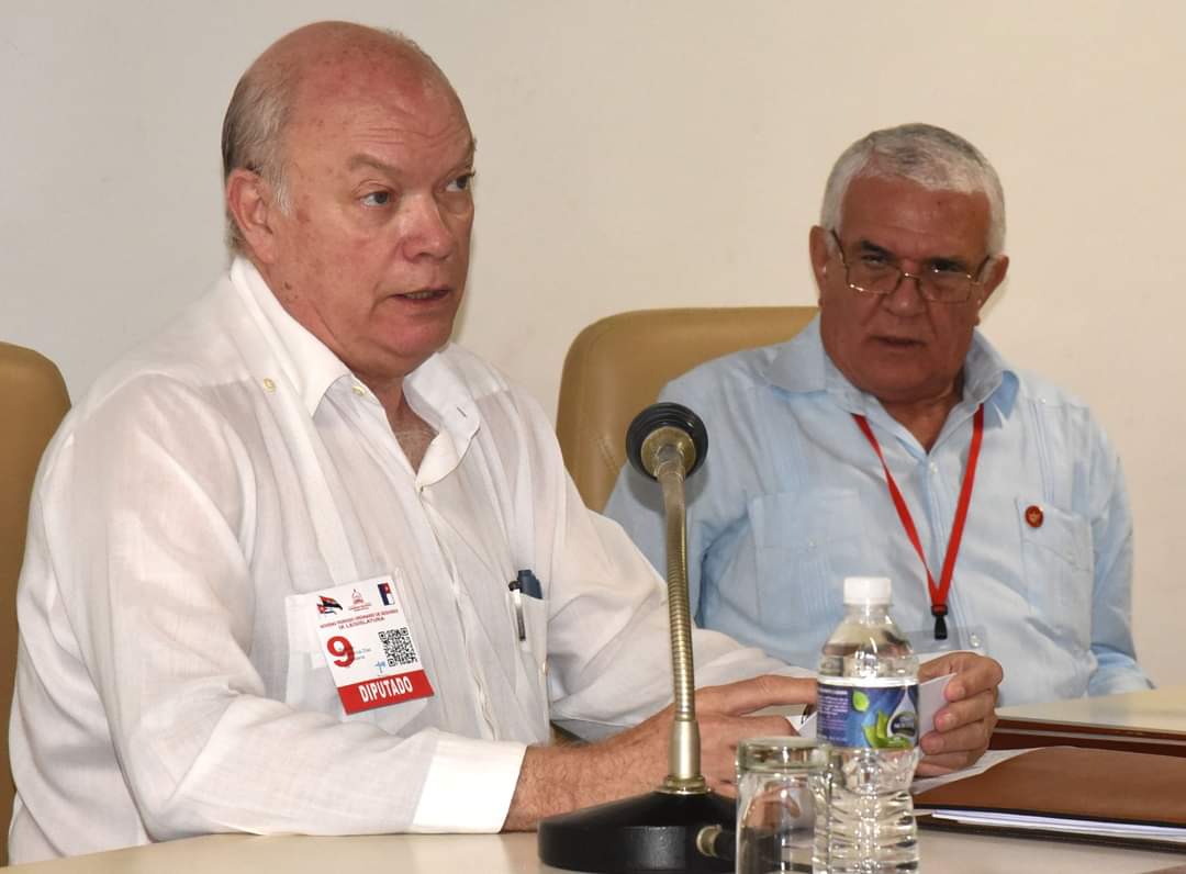 MINCEX_CUBA's tweet photo. La Habana, 20 jul (Prensa Latina) #Cuba actualiza las #políticas para la #inversión #extranjera en busca de eliminar trabas que limitan el acceso a financiamiento foráneo, explicó hoy el ministro del ramo, Rodrigo Malmierca.

📸 Vladimir Molina

#Mincex #comercioexterior https://t.co/80KRnl6yiD