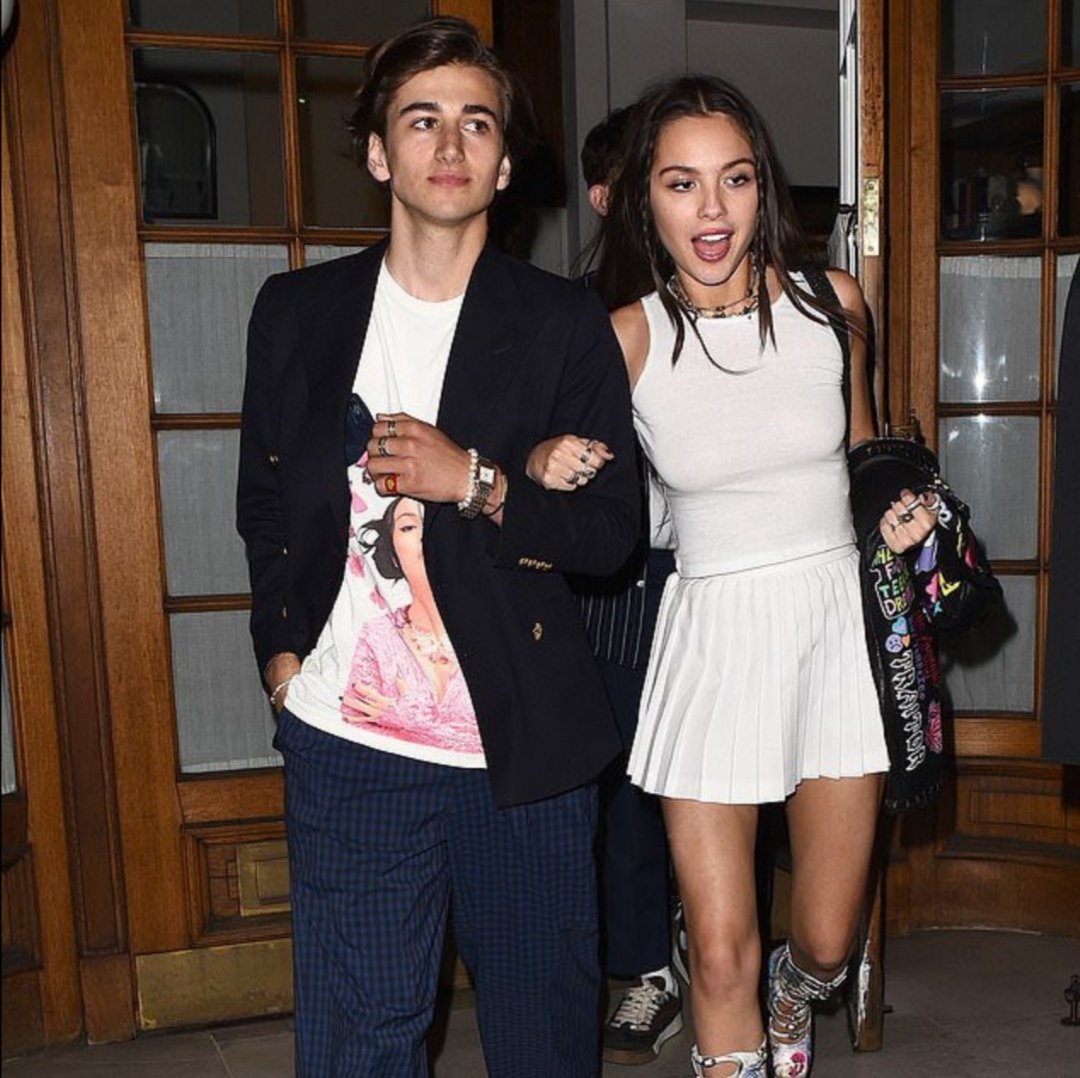 hourlybash's tweet image. 