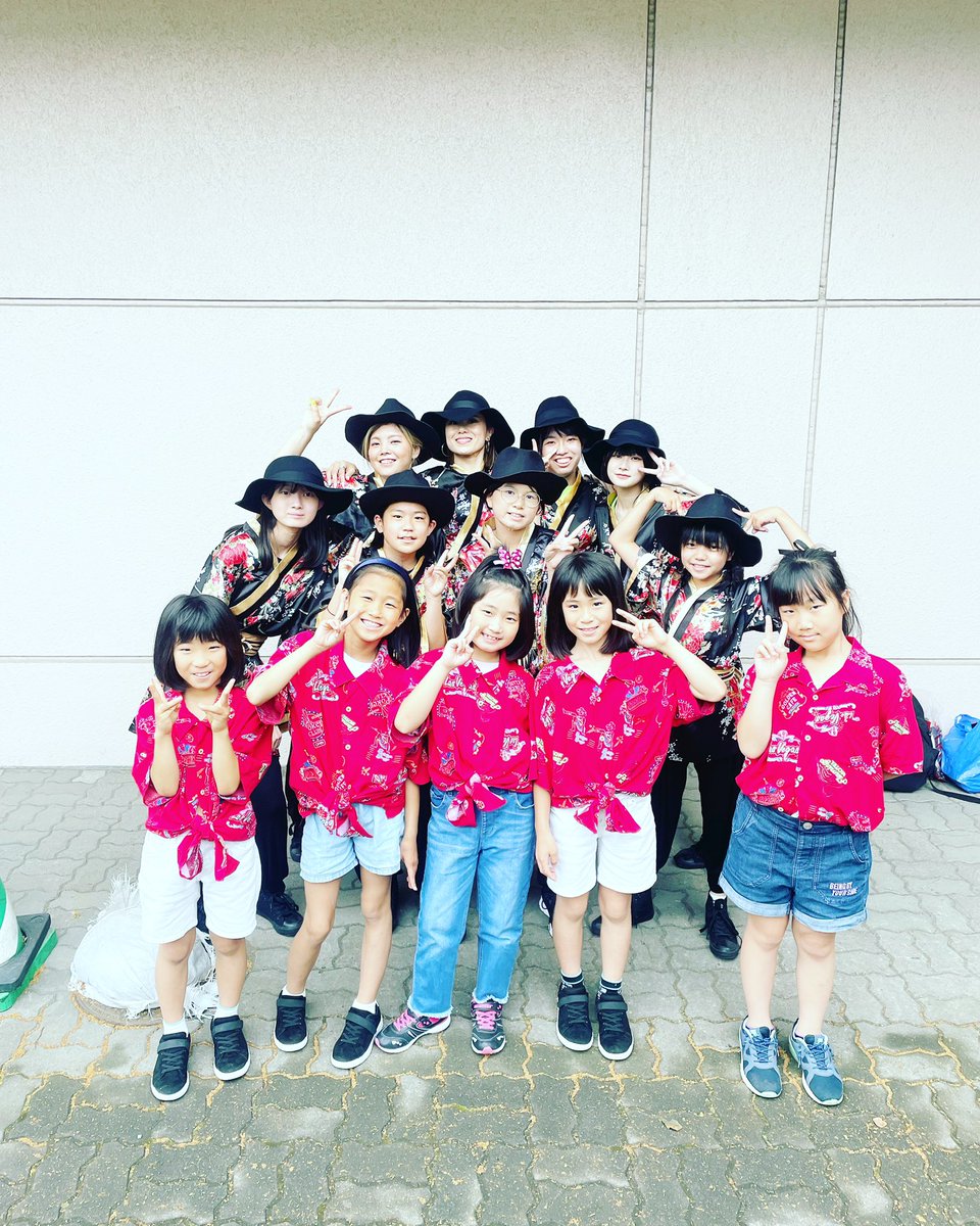 jastkids's tweet photo. 先日の星⭐️祭り✨
雨も止んで、たくさんのご来場者様の前で、とても楽しく踊らせて頂きました^_^
踊ったあとは、キッチンカーや出店も周って、みんなでお祭り満喫しました！
お祭り関係者の皆様お疲れ様でした！ありがとうございました😊
#星まつり　#江別ダンスサークル #dance #Dancer #江別��麻 https://t.co/3xosUlplaO