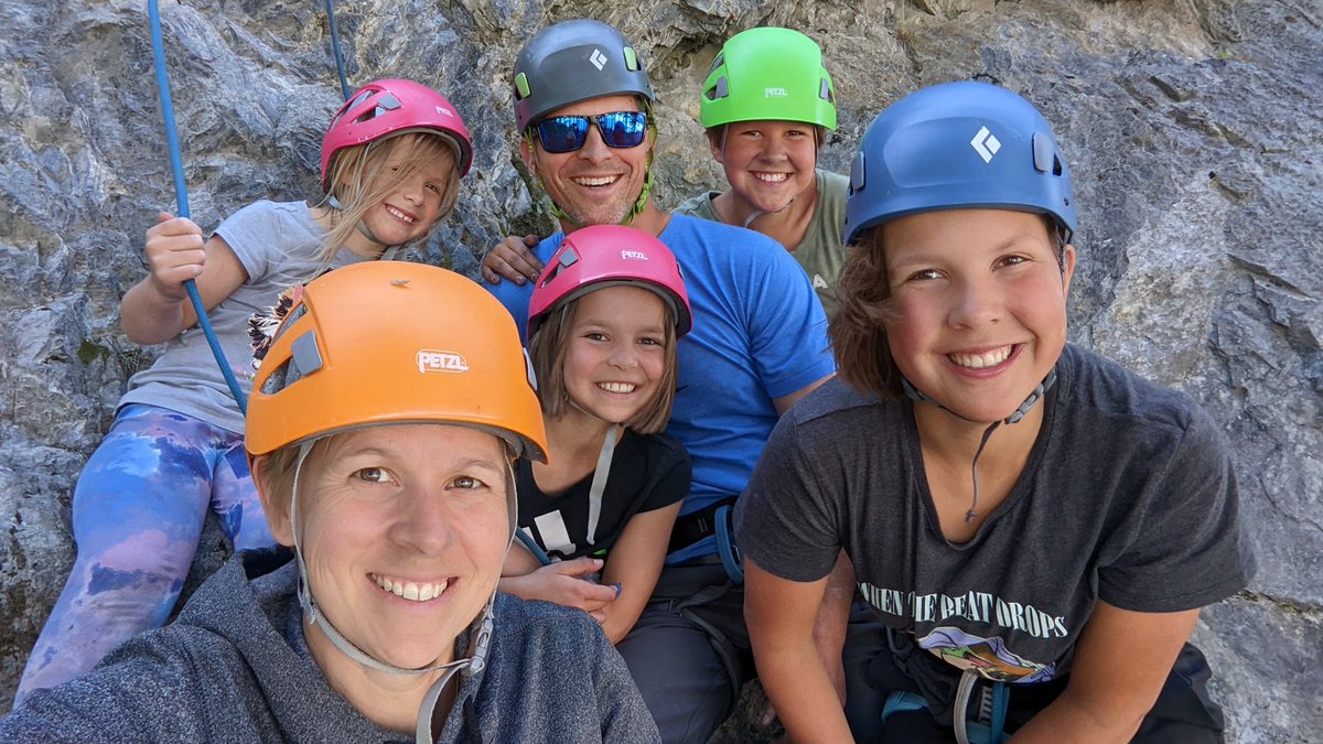 siemens_jb's tweet photo. Fun day at Lake Abraham! 
#mygirlslikebigrocks #natureart https://t.co/IMzfUHRqqp