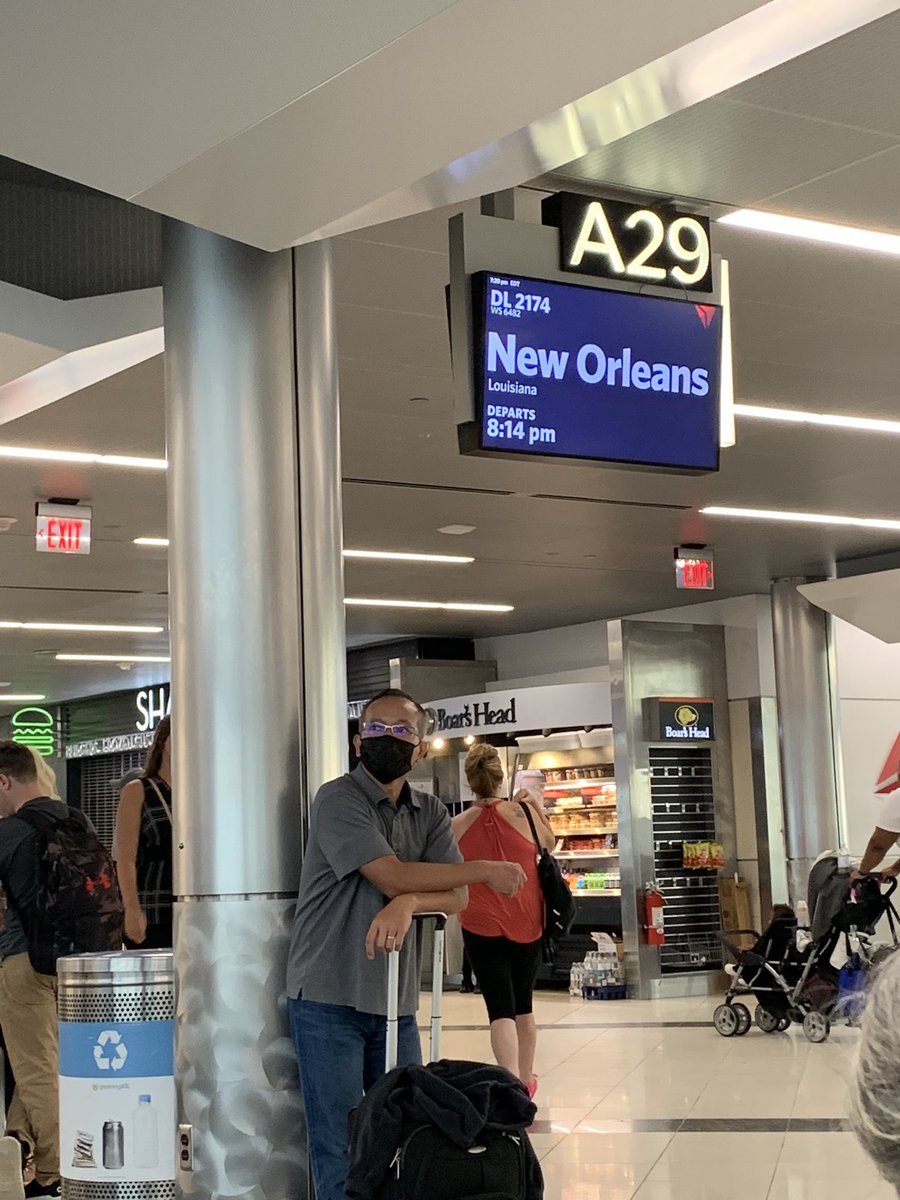 mickeysmithjrs's tweet photo. The return to Louisiana!!! 
The KEEP ON GOING Educator Encouragement Tour’s next stop is Houma, Louisiana!!!! https://t.co/8WlM12yg84