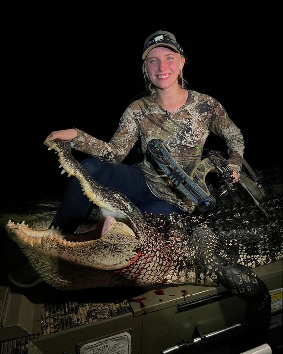 ralphandvicki's tweet photo. About an hour after Vicki got her gatorπ Aubrey was able to get her beautiful & first alligator!πππ»π Osceola Outfitters
#hoytbowhunting #firstgator #ralphandvicki #rjandaubrey #thechoicelegacy #teamoutdoors Hoyt Archery Cyclops Lights TRUGLO Tracker Boats https://t.co/XPj5t2TDf2