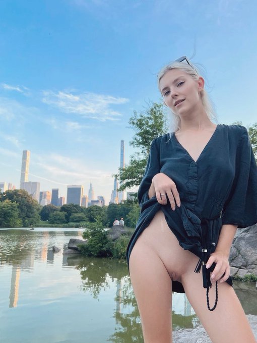 New one in my “travel nudes” collection 🥰

Feeling naughty in NY central garden 😈 https://t.co/w1ij9