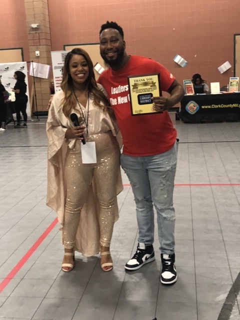 LVCCLD's tweet photo. Congratulations to #WhitneyLibrary Branch Manager #BillyAllen who was honored with an award from the Coast To Coast Children's Book Expo for exemplary service in the community π π ! Stop by today & see what's new at the library: https://t.co/E84gt6mAQl #GetCarded https://t.co/ia1GBdhFLC