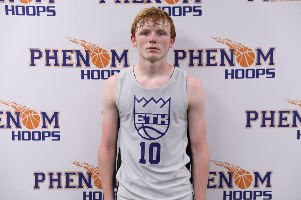 6'3 '23 Andrew Knittel (East Tennessee Kings) is such a naturally productive player. Reliable perimeter shooter with a high motor and quality feel for the game. Very adaptable on both ends of the floor. Defends, rebounds, and fills in the gaps offensively #CoachRickTOC