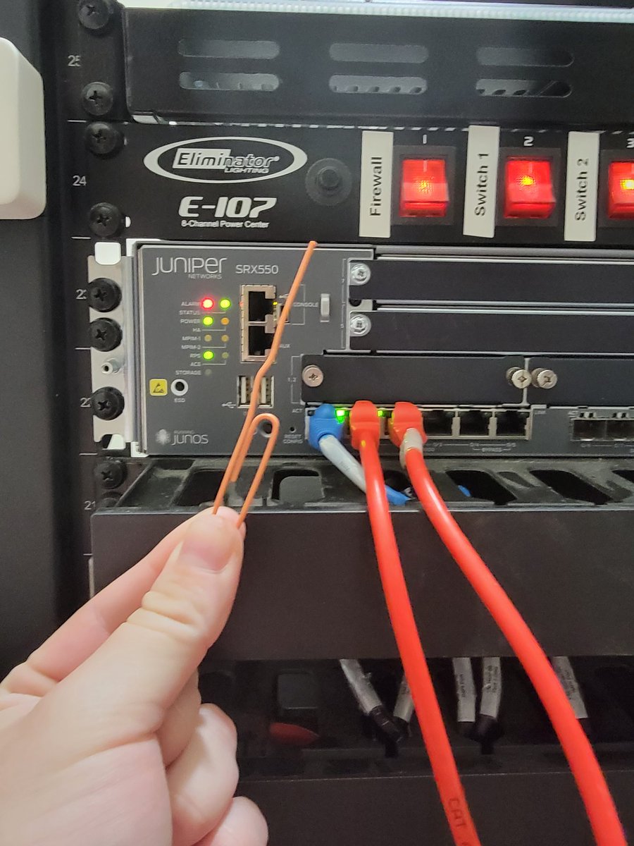 sysadafterdark's tweet image. It routes the fucking VLANs or else it gets the paperclip again. Wish me luck on day 25 of #100DaysOfHomeLab.