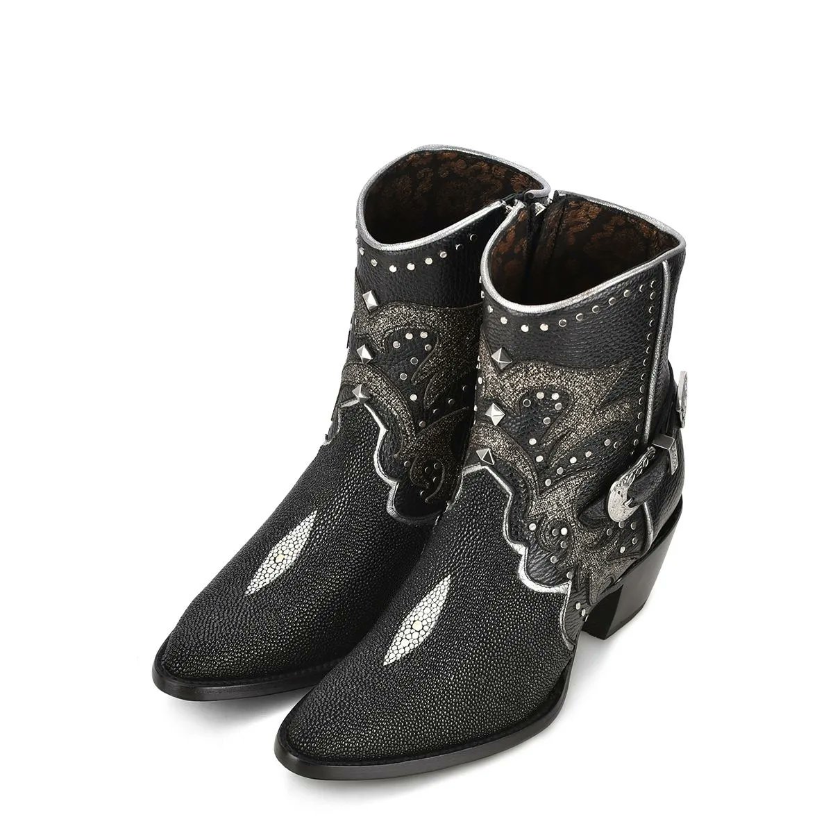 TheGuiltyNote's tweet photo. #NosDeclaramosCulpables con  las sensuales botas de piel de mantarraya #PrimaveraVerano de #cuadralifestyle https://t.co/PDhxM42zZE