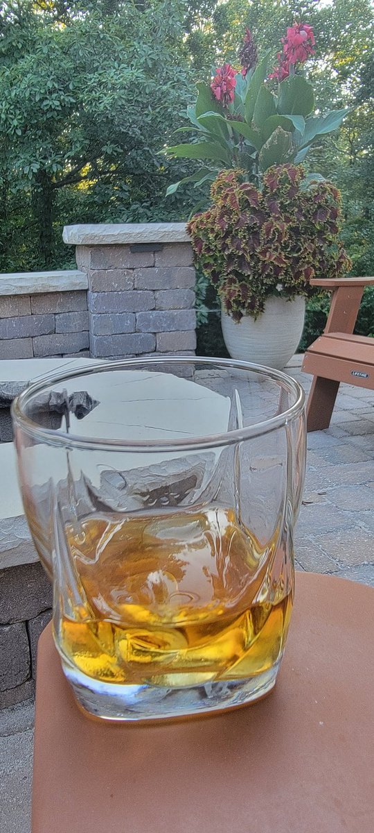 Beautiful night. <a href="/JeffsBourbon/">Jefferson's Bourbon</a> Ocean making it a little better. Cheers! #CAVU