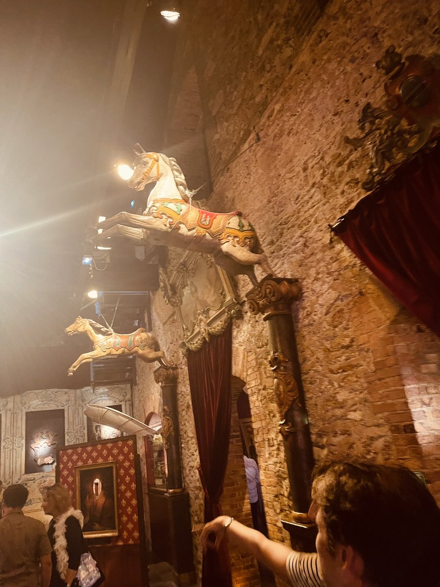 0xca333's tweet photo. Cirque Du @1inch was #legend! #ETHCC https://t.co/f1c02RW2aE