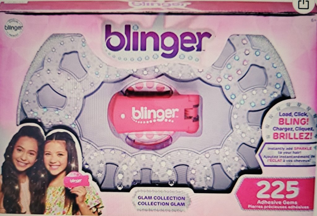 ThatsBlasphAmy's tweet photo. 6 days later and they're still holding on!
My new #blinger is worth it's weight in good times 💕
...I'm an adult doing serious business things. https://t.co/1QtmnOxNFB