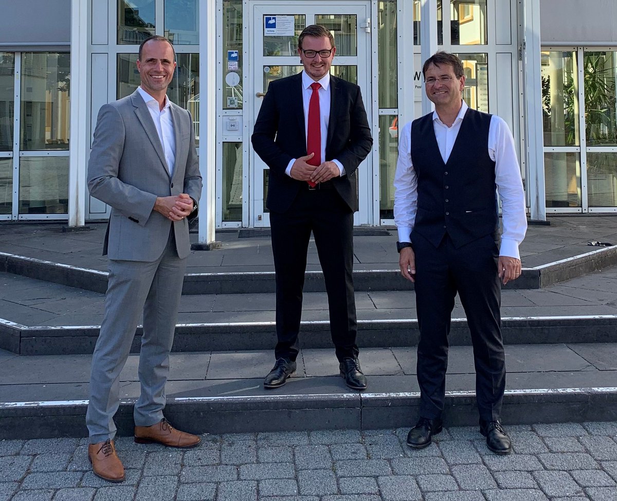 Habe mich sehr über den Besuch von <a href="/clemenshoch/">Clemens Hoch</a>, Minister für #Wissenschaft und #Gesundheit in RLP, in #Vallendar und an der @WHU_edu gefreut. Eines unserer Themen: Welche #COVID19-Maßnahmen sind für den Herbst geplant? Mit im Bild (Mitte): Bürgermeisterkandidat Dominik Pretz.