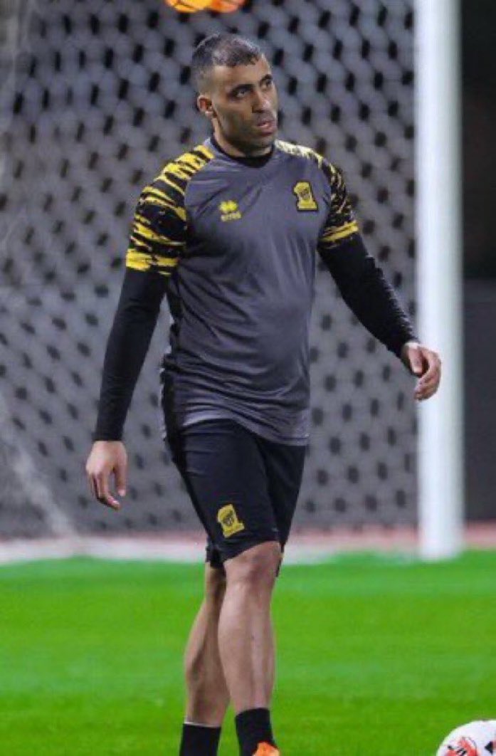 هل تؤيد ايقاف لاعب #الاتحاد السعودي عبدالرزاق #حمدالله بعد شكوى نادي #النصر السعودي

1- نعم = اعجاب
2- لا = رتويت

#ايقاف_حمدالله_مطلب