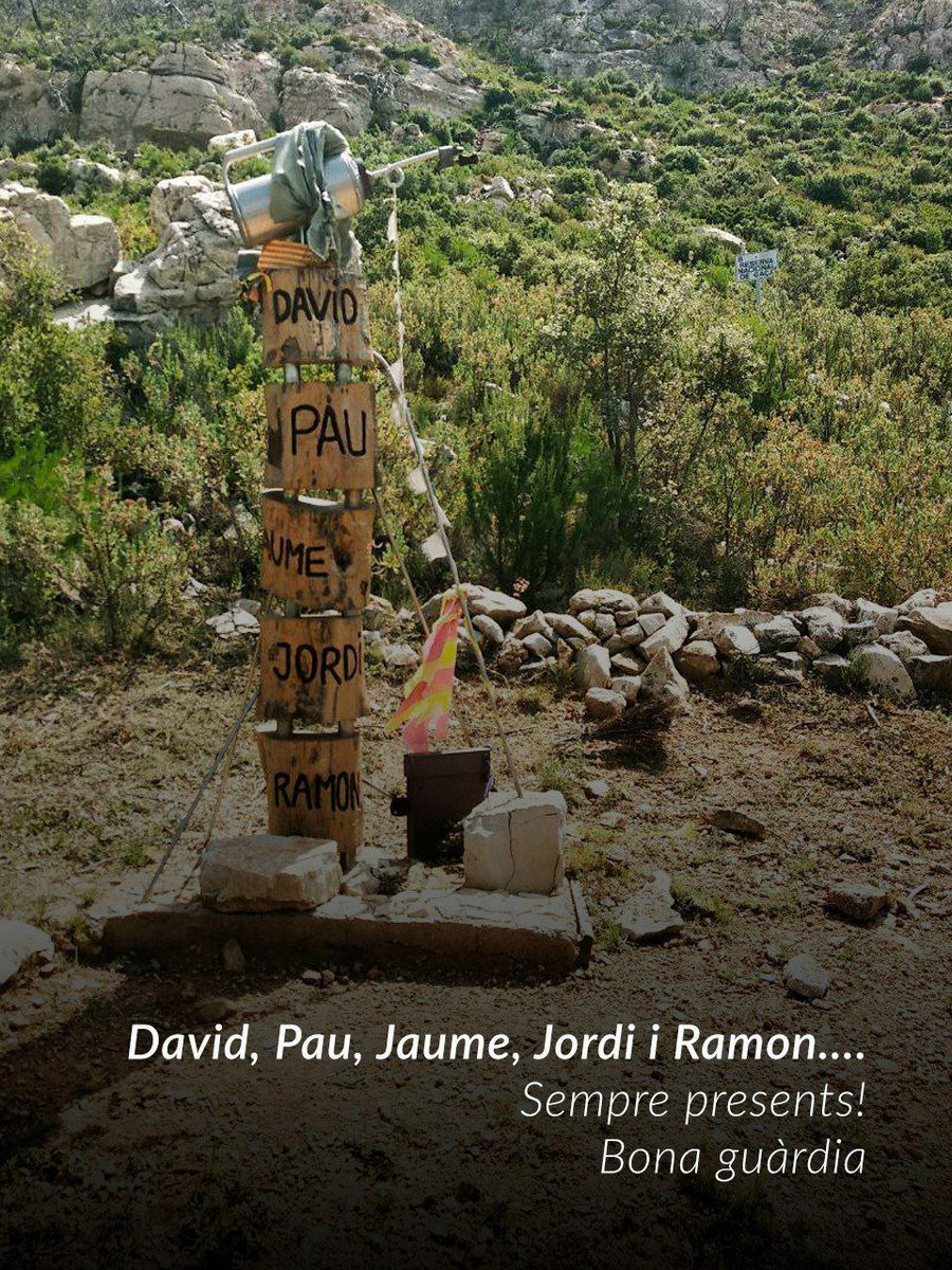 bombers_GRAF's tweet image. Fa 13 anys fèiem el relleu a l'incendi d' #HortadeSanJoan. Un dia que ens va canviar per sempre i que no volem oblidar. Una abraçada a tots i un sentit record per el Jaume, Jordi, Ramon, David i Pau i en especial al Pepe Pallars, que cada dia ens empeny a seguir endavant.