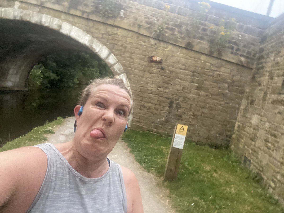 musingsofarunn1's tweet photo. 10miles at 5am this morning #longrun lovely drizzly rain was very refreshing. @LondonMarathon #onemoregetup #summerholidays #gurn @TeachersRunClub @EdSupportUK @UKRunChat https://t.co/CISCcaAHoG