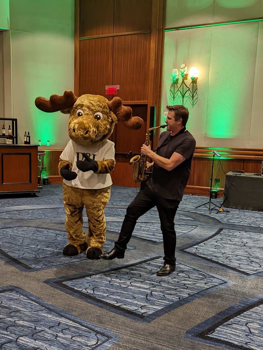 zuliajh's tweet photo. This was my happy moment at #D2LFusion today. #D2LFusionHappy #D2LHappy https://t.co/NphVVDDZ5t