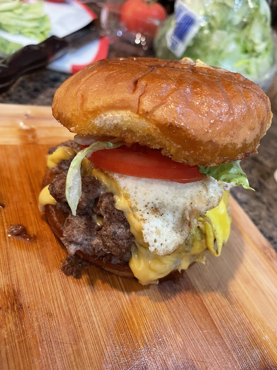 M4JSON's tweet photo. A burger ain’t a burger unless it’s smashed. Change my mind. #southtexasbbq https://t.co/Hfb6ETvDnZ