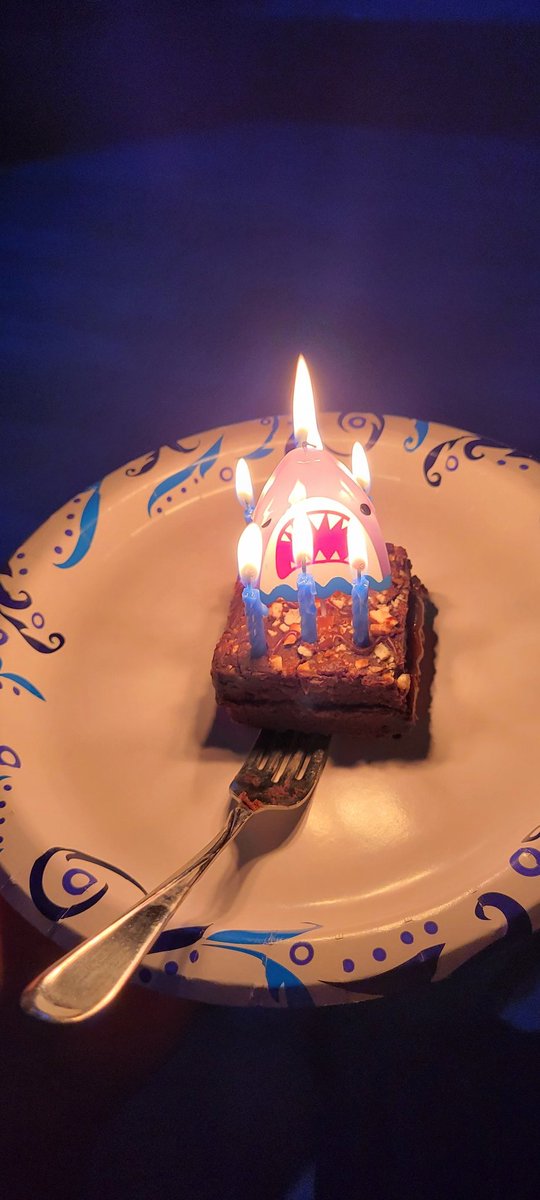 I wanted a brownie for my birthday and my wife stayed on brand with @AEWonTV and @Discovery with my shark candle. 

#fyterfest #fadedplagueemergenceday #aewDynamite