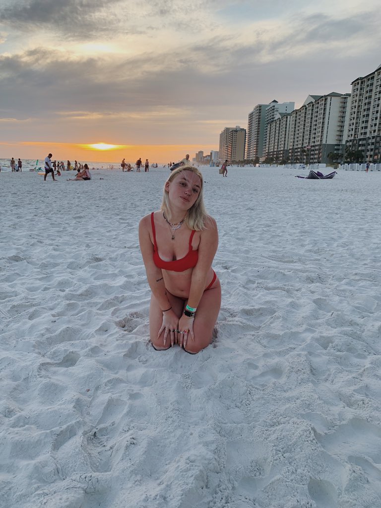 angelkym333's tweet photo. beachin’ https://t.co/99AXUaye2c