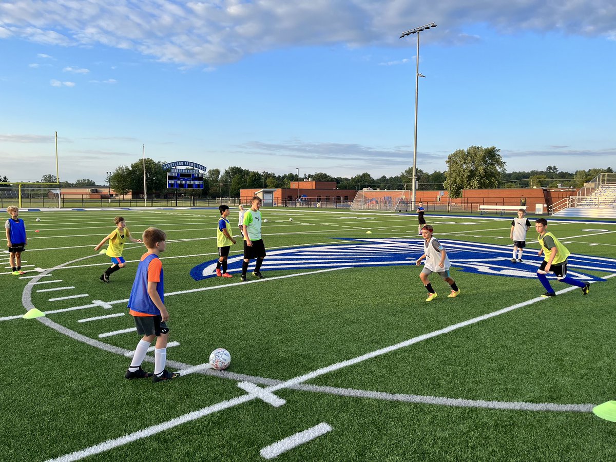 coachpikka7's tweet photo. Falcons Soccer Skills Academy - Day 3 in the books. Making progress every day and putting in the work. 💪🏻 ⚽️#amherstfalcons #amherstsoccer https://t.co/OyYPw5N9O3
