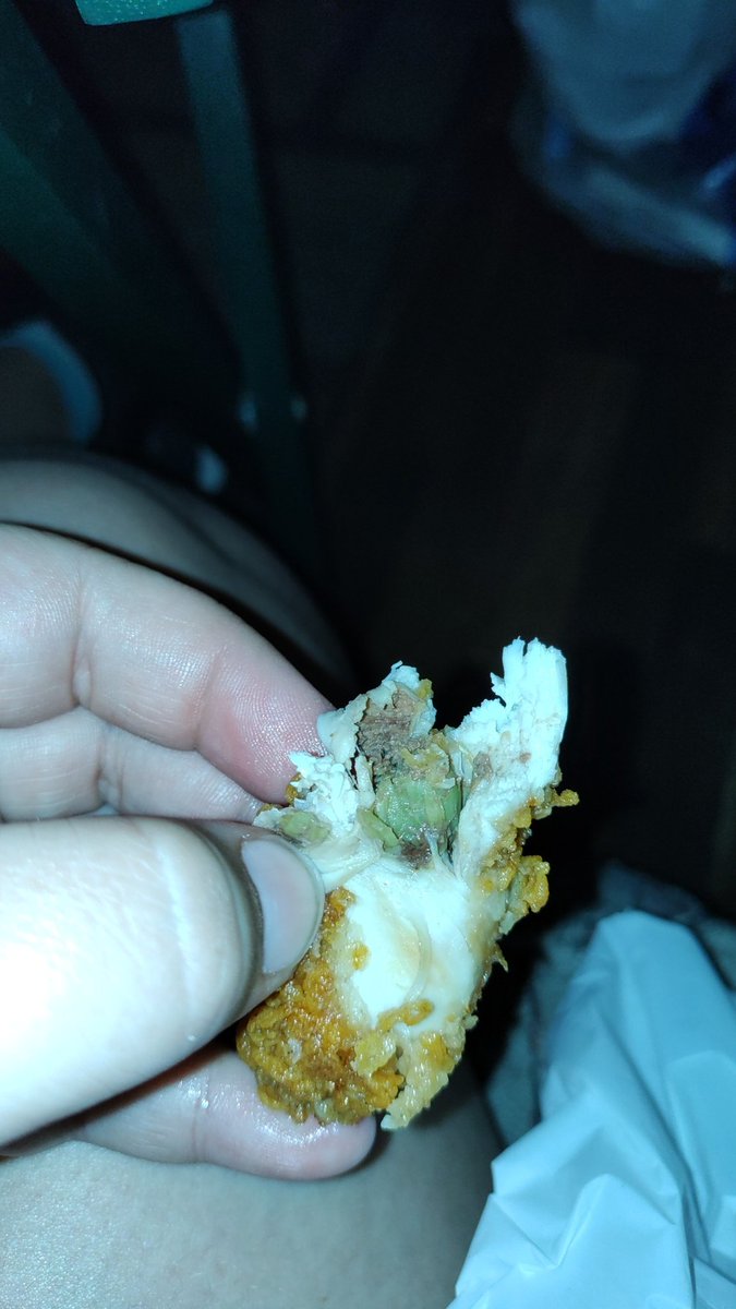 Becs_Lynn's tweet photo. Hey @raisingcanes why is my chicken green? 🤢 https://t.co/7MXun3wjSI