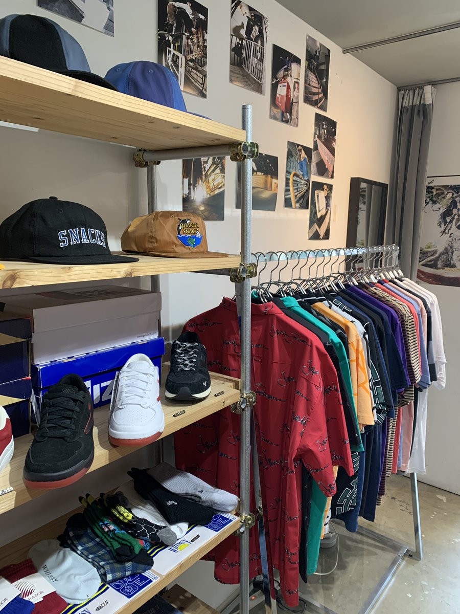 waveystore's tweet photo. おはようございます☀
Wavey storeオープンしています！

営業時間12:00〜20:00

日差しが出て暑くなりましたね🥵

水分補給をしながら、本日も元気によろしくお願いします！

#三軒茶屋
#茶沢通り
#世田谷区
#スケボー
#skateshop 
#skate
#セレクトショップ
#スケートショップ https://t.co/itMFVjqOlz
