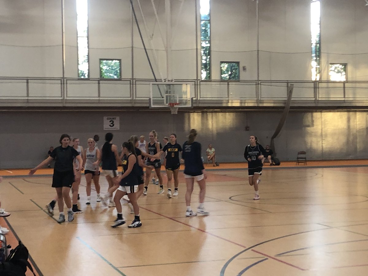 MNStarsfam's tweet photo. Where else would you want to spend a beautiful MN summer evening? College woman’s summer league of course!  Fun to watch @lafrenz06 (Edina), @JocelynPlonski (MN Stars)
@allyschultz33 (MN Stars)
@Ella_Campbell03 (both)
@nilsenmacy (both) https://t.co/s2KNwGTxP1